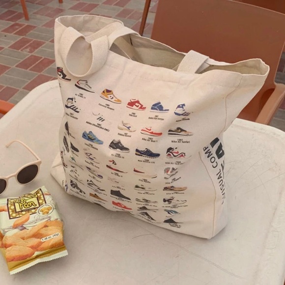 Sneaker tote shoulder bag canvas print sneaker lovers shoes art gift idea - Picture 2 of 6